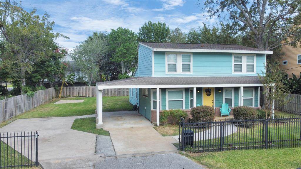 818 Elm Road - Photo 1