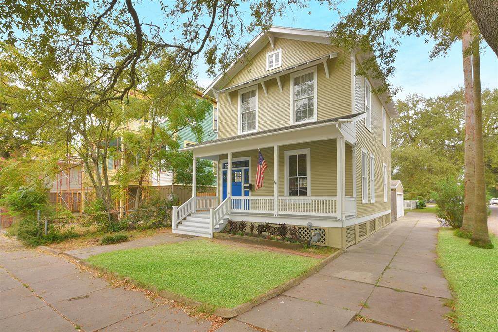 1724 33rd Street - Photo 1
