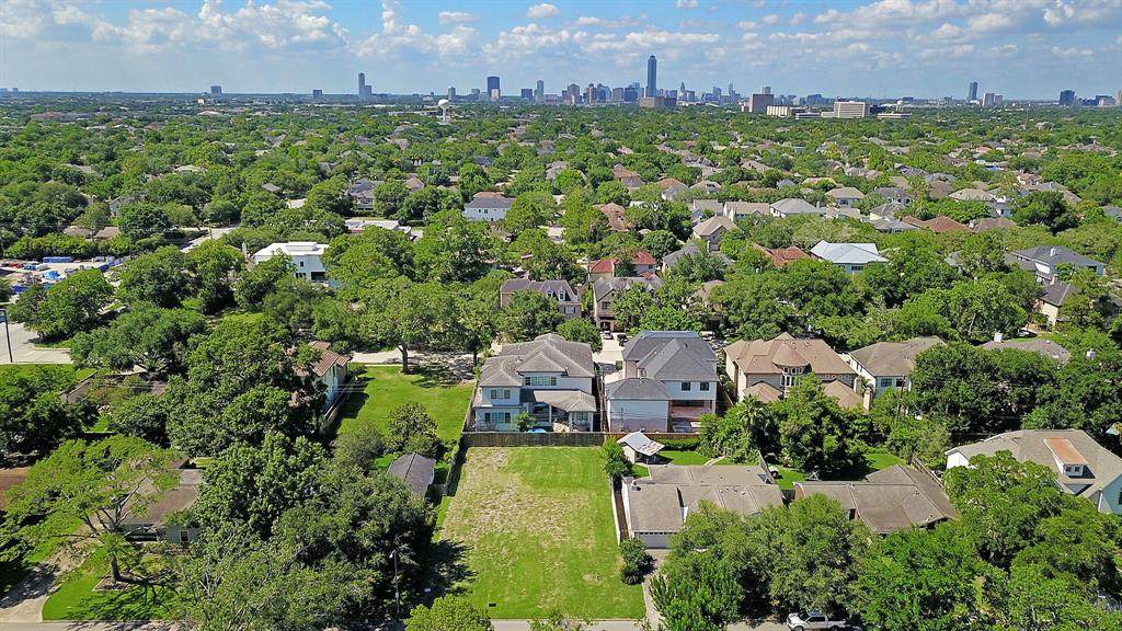 5000 Maple Street - Photo 1