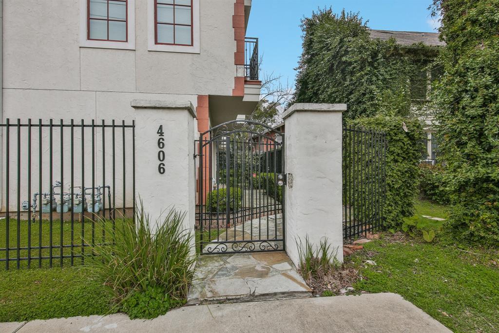 4606 Austin Street - Photo 1