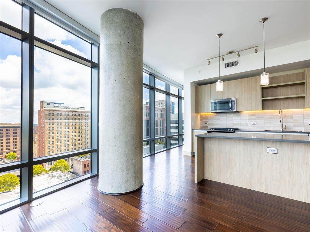 409 Travis Street - Photo 1