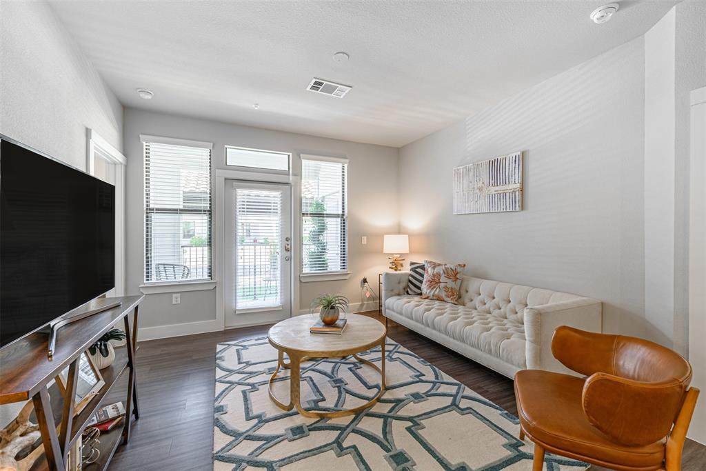 4711 Lj Parkway - Photo 1