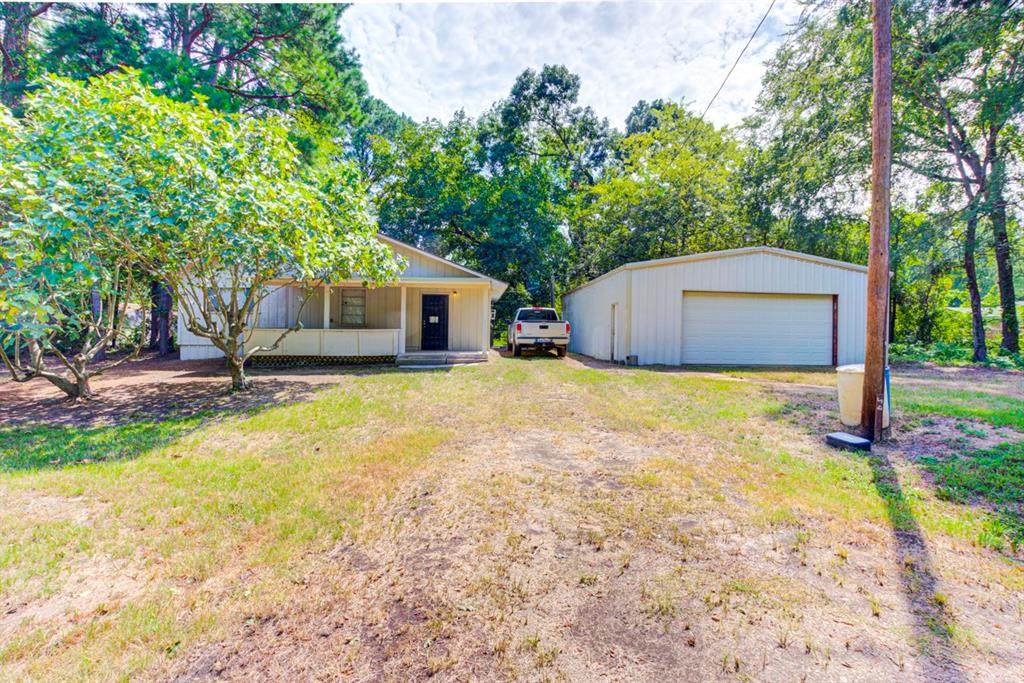 16688 Lakeway Circle - Photo 1