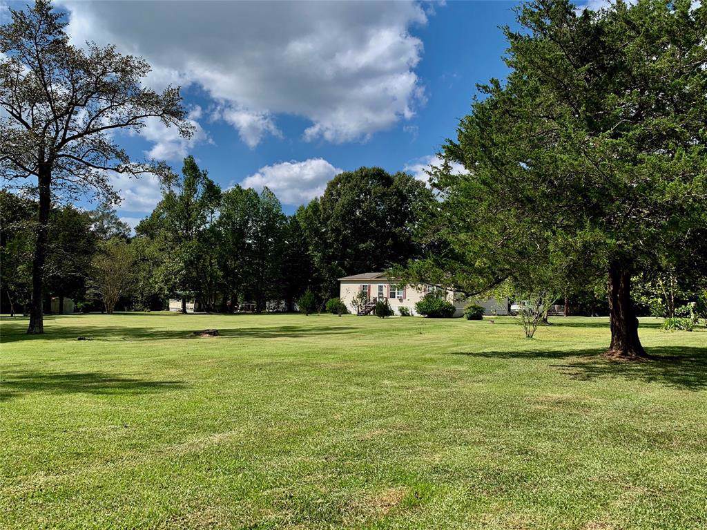 8013 Hwy 190 East - Photo 1