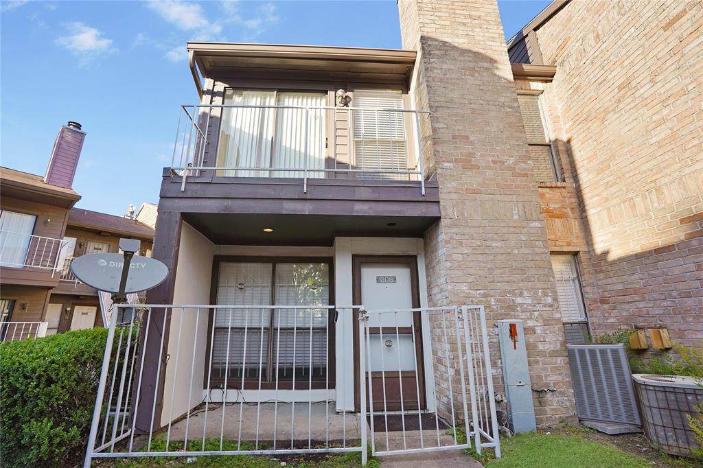 6633 Airport Boulevard - Photo 1
