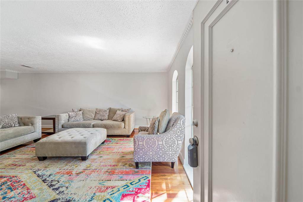 431 Post Oak Lane - Photo 1