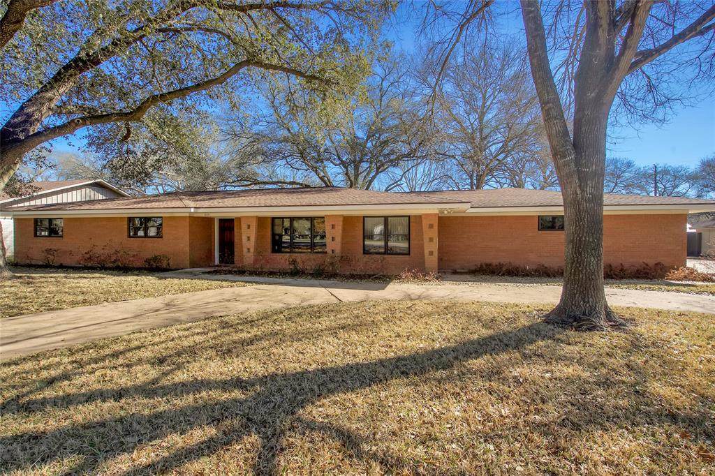 1021 Meyer Street - Photo 1