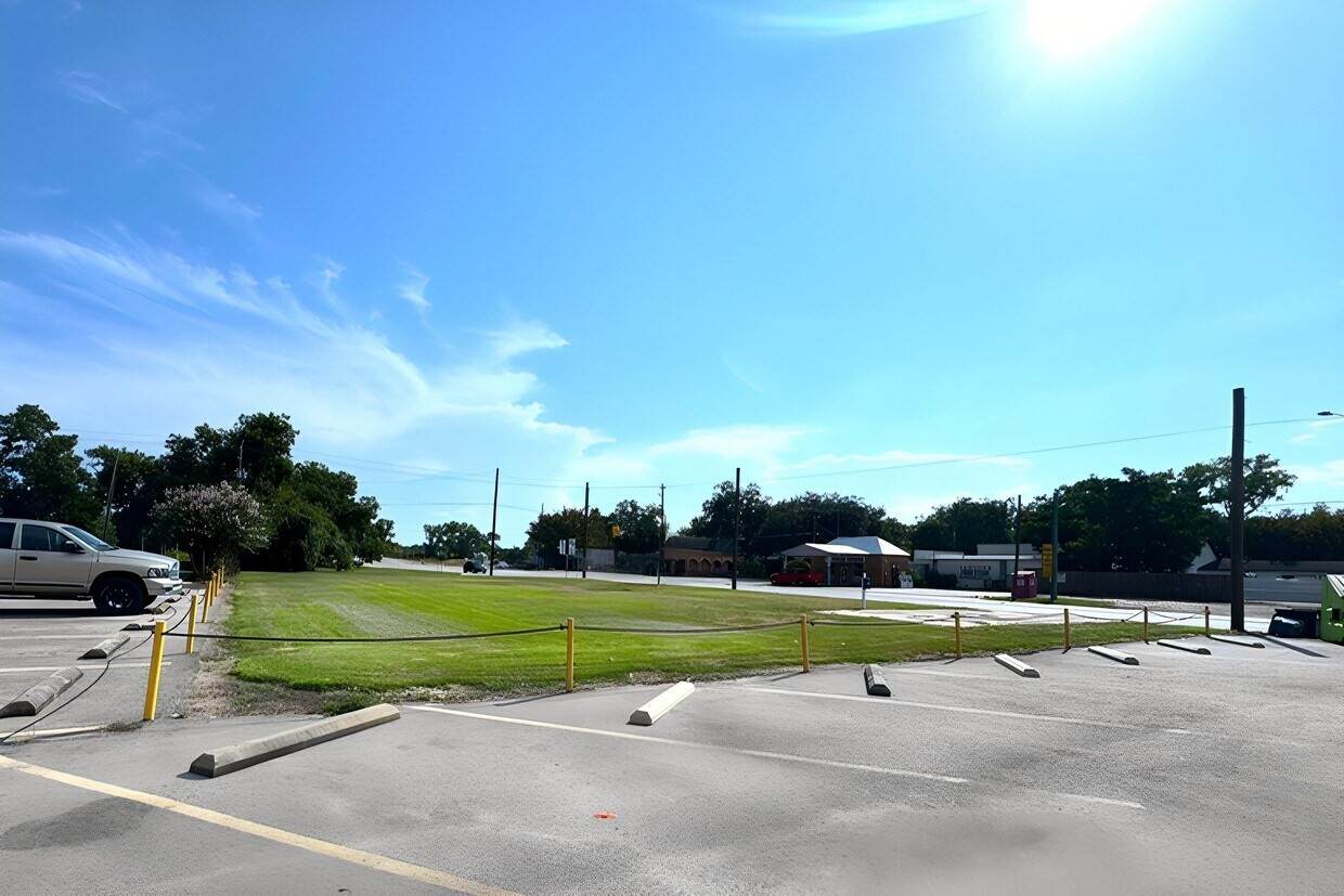 145 Richmond Road - Photo 1