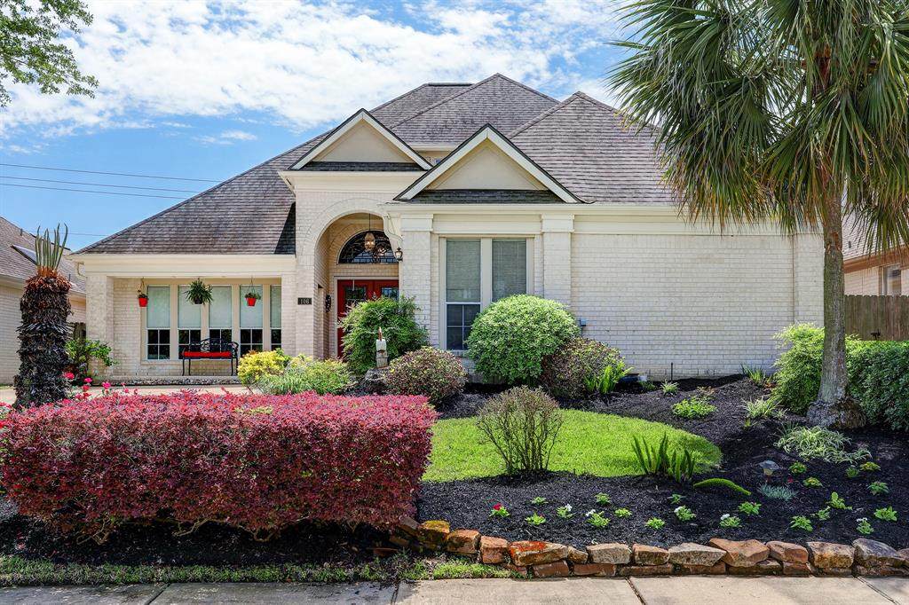 106 Las Brisas Street - Photo 1