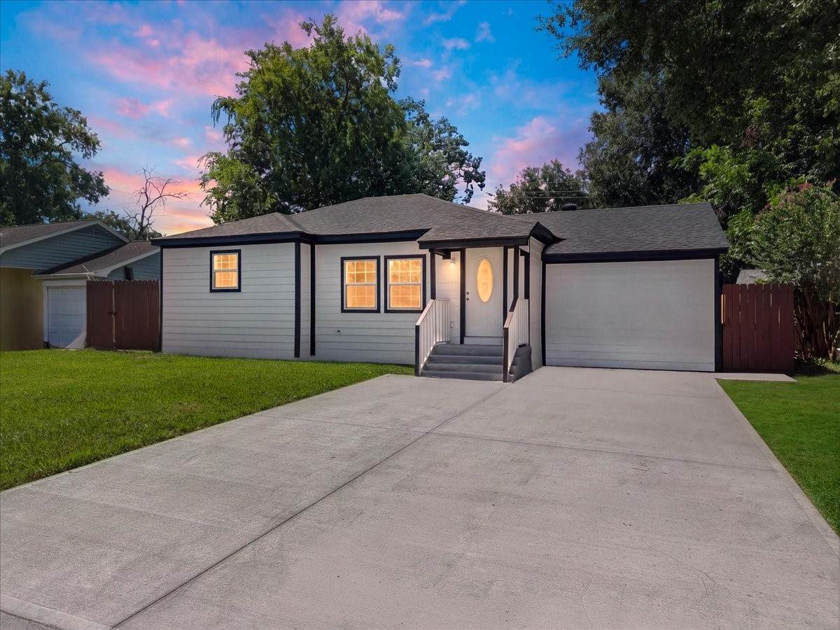 1105 Ellaine Avenue - Photo 1