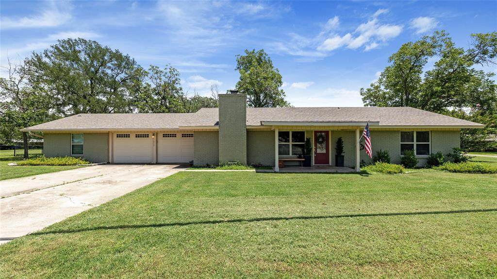 1013 Highland Drive - Photo 1