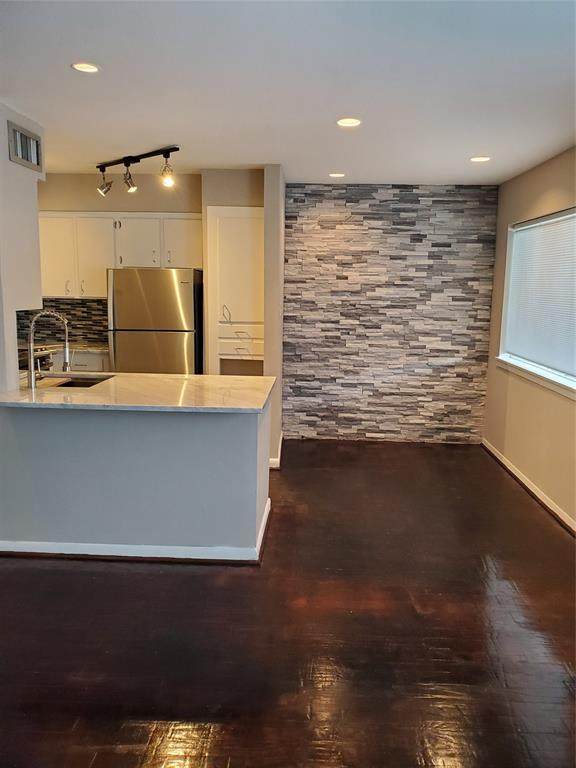 309 Stratford Street - Photo 1