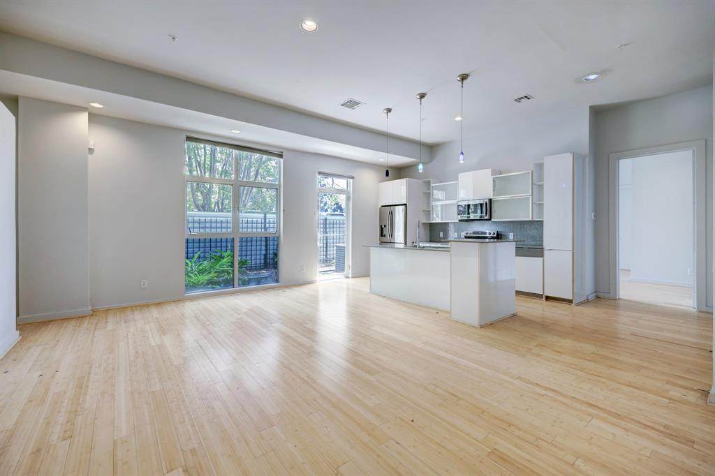 207 Pierce Street - Photo 1