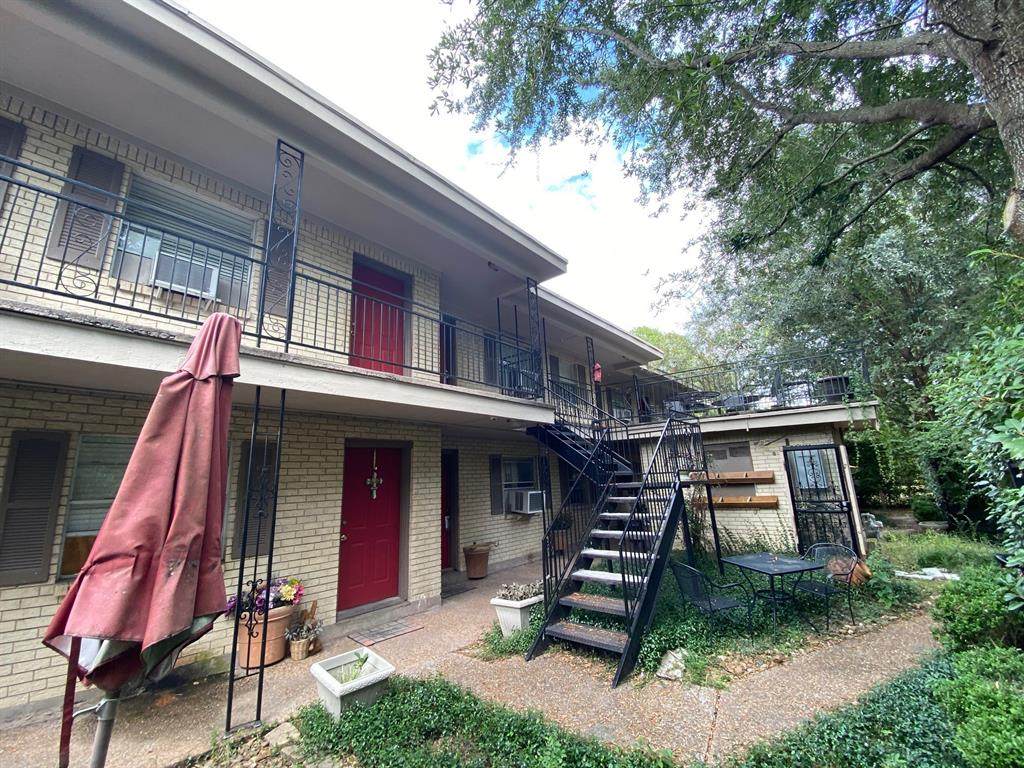 226 Oriole Street - Photo 1