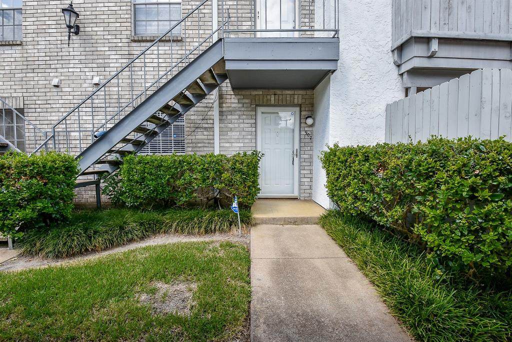 8787 Brae Acres Road - Photo 1