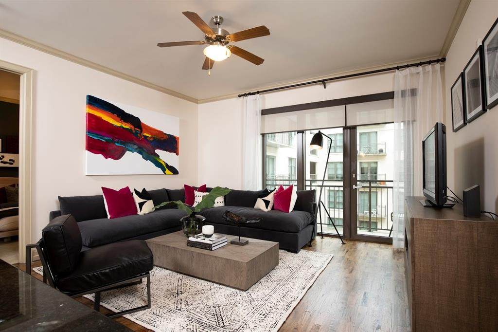 2929 Westheimer Road - Photo 1