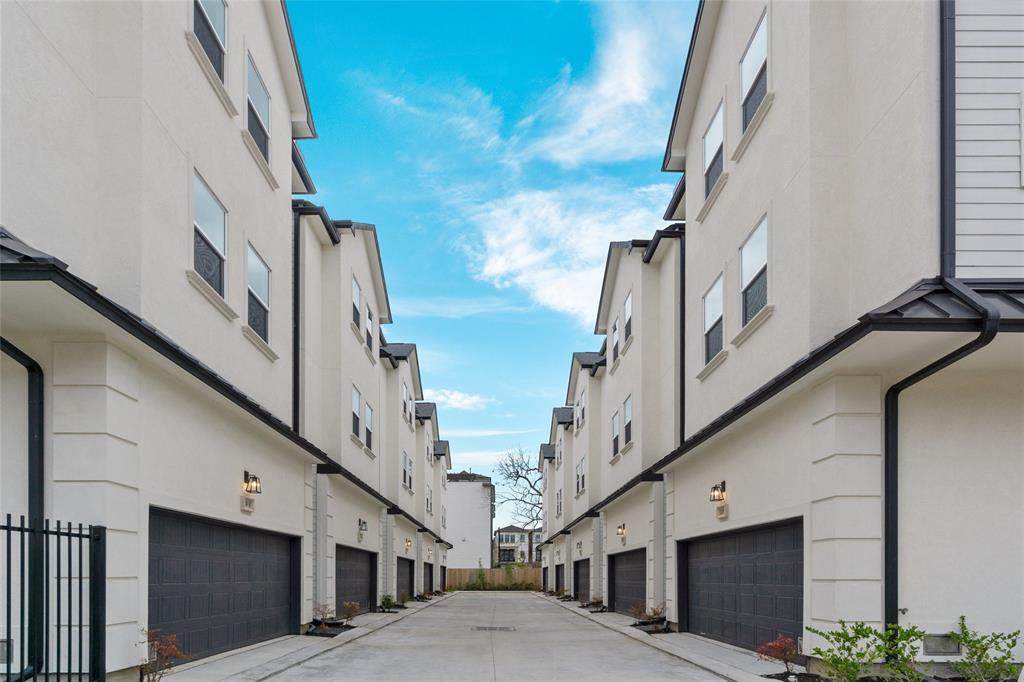 1231 23rd Street - Photo 1