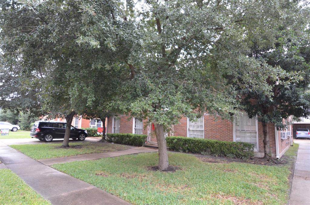 2431 Shakespeare Street - Photo 1