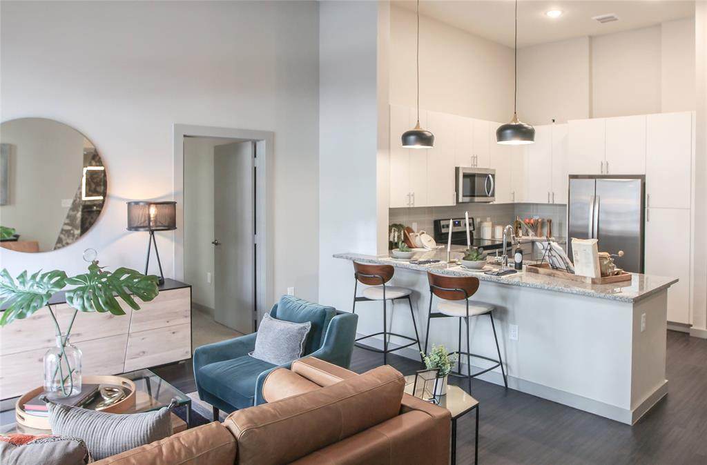 609 Waverly Street - Photo 1