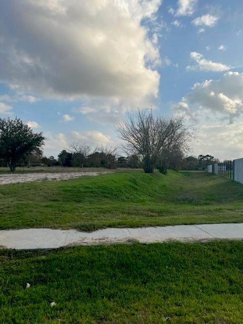 4335 Simsbrook Drive - Photo 1