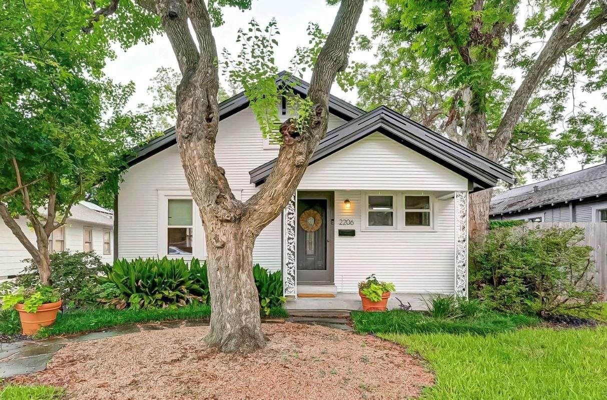 2206 Singleton Street - Photo 1