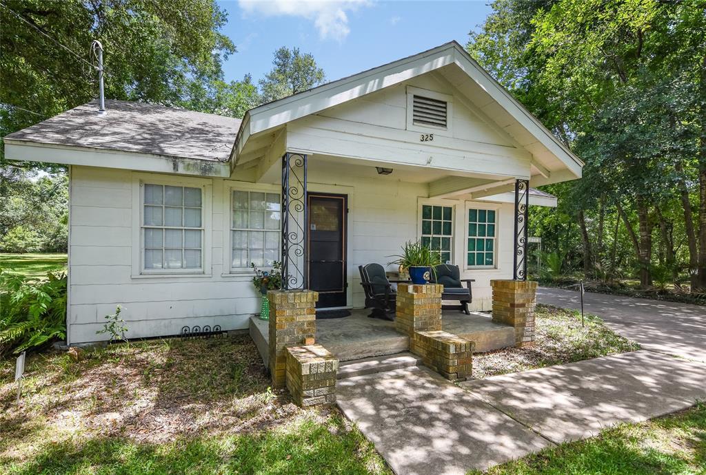 325 Fellows Road - Photo 1