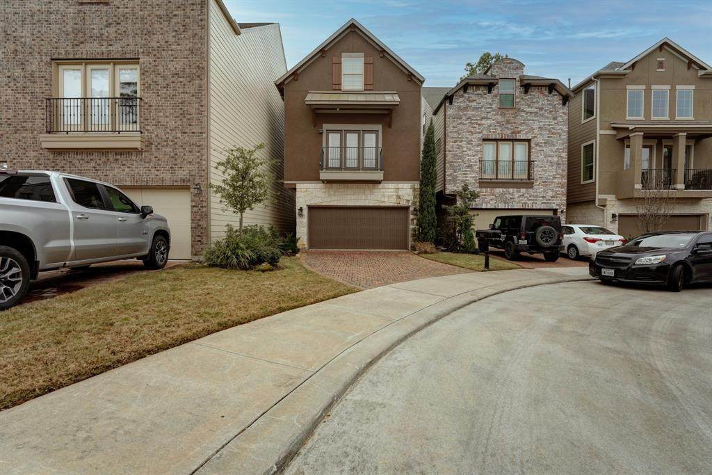 921 35th Street - Photo 1
