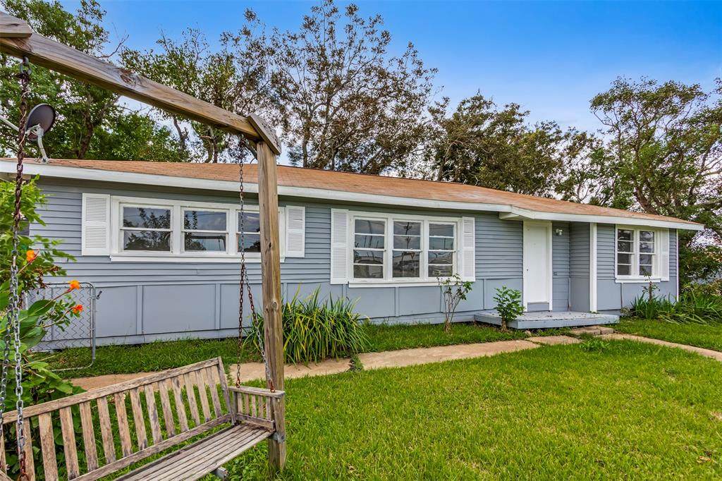 1601 Avenue H - Photo 1