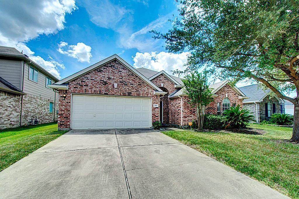 3915 Lauderwood - Photo 1