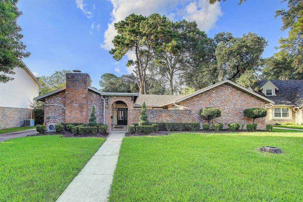 11210 Pecan Creek Drive - Photo 1