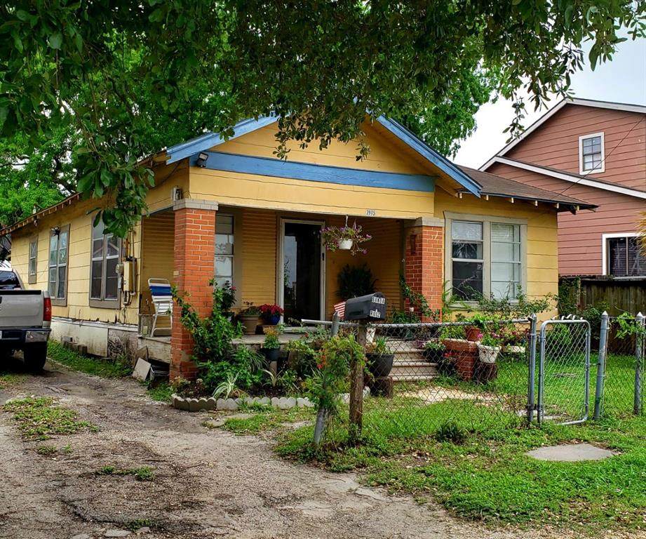 3915 Coyle Street - Photo 1