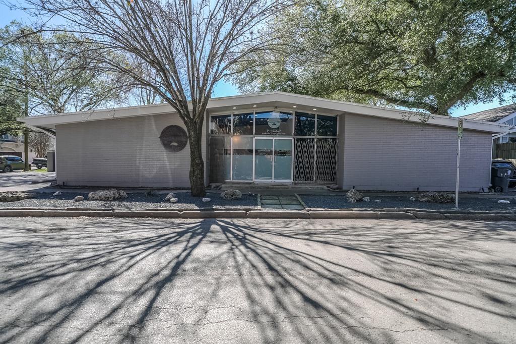 1407 Hawthorne - Photo 1