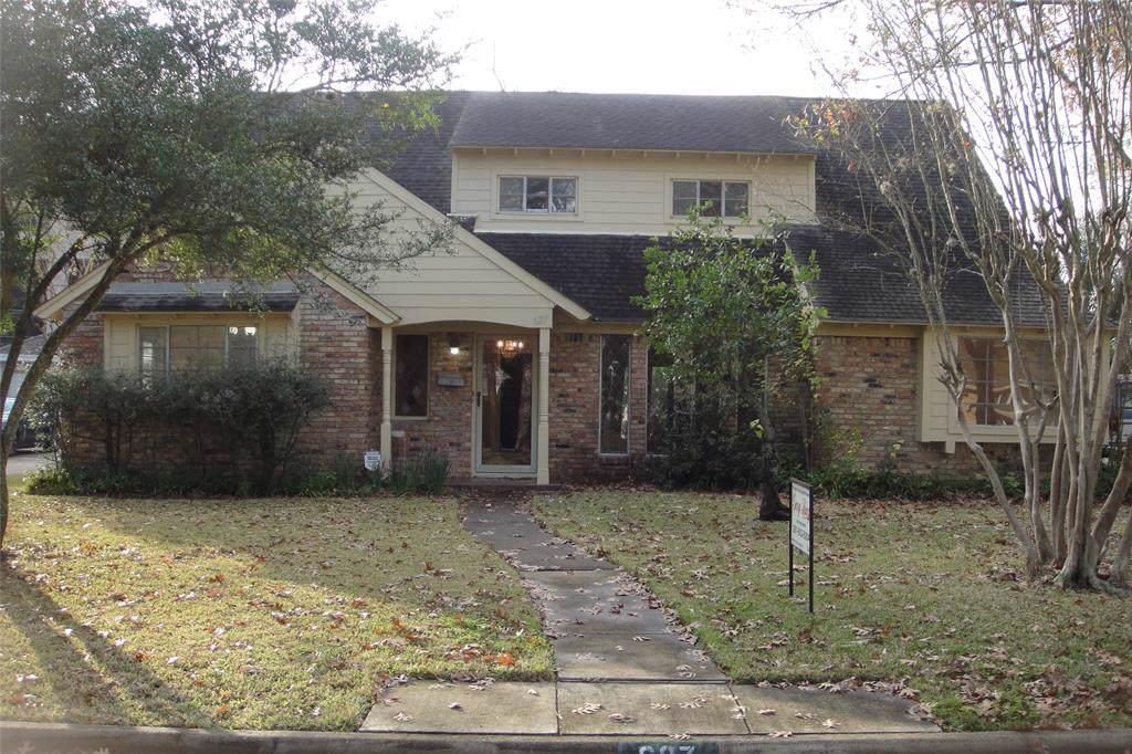 627 Bendwood Drive - Photo 1