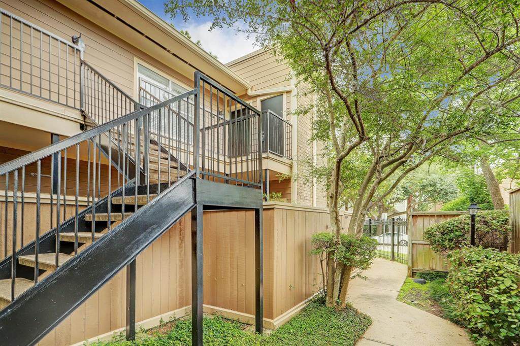 728 Bering Drive - Photo 1