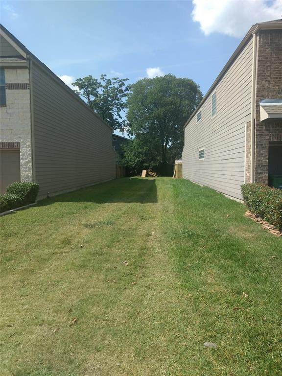 833 26th Street - Photo 1