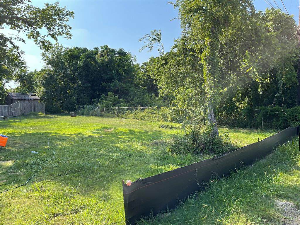 1400 Wichman Street - Photo 1