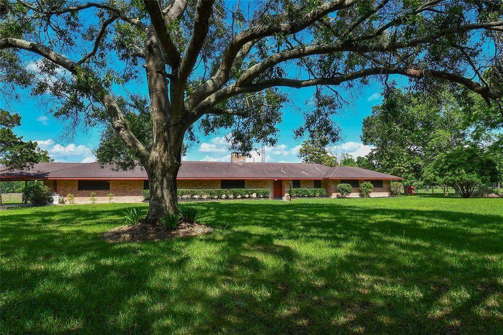 22 County Road 2267 - Photo 1