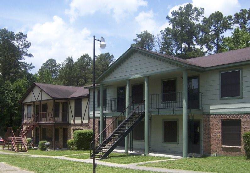 801 Forest Hollow - Photo 1