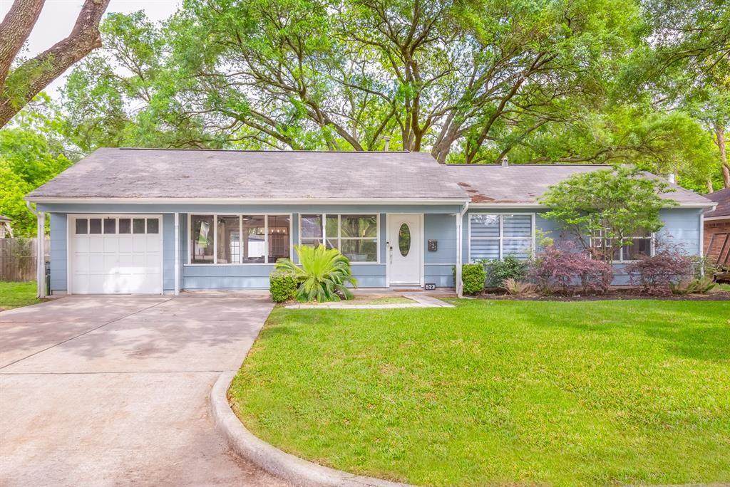 523 Brooks Street - Photo 1
