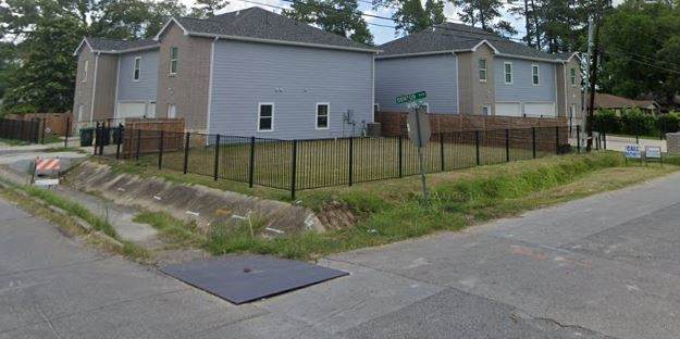 8203 Oak Knoll Lane - Photo 1