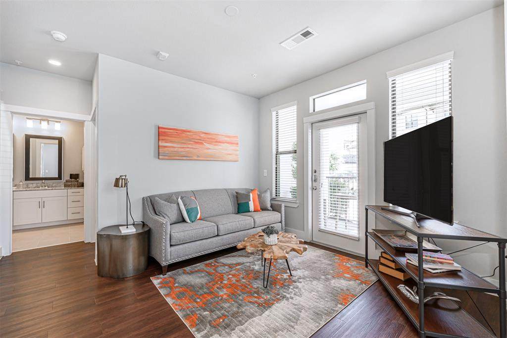 4711 Lj Parkway - Photo 1