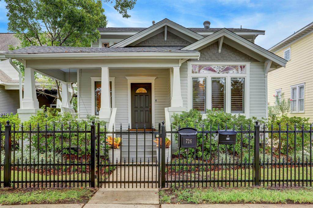 726 Columbia Street - Photo 1