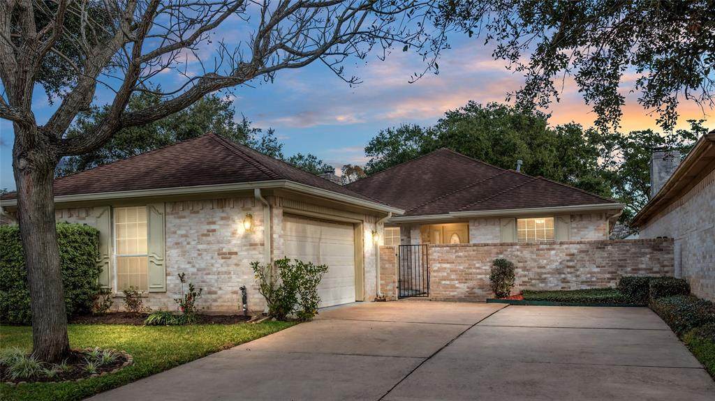 1534 Locke Lane - Photo 1