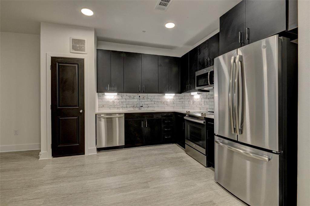 6400 Washington Avenue - Photo 1