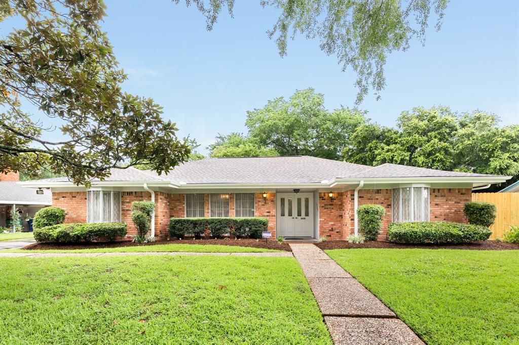 1729 Glenview Drive - Photo 1