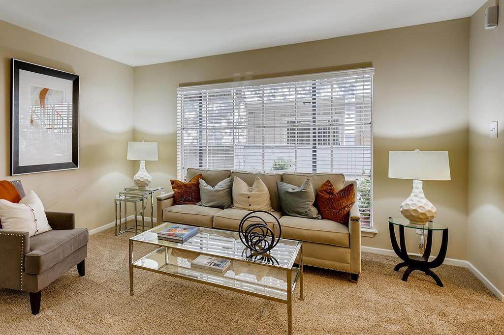 5010 Woodway - Photo 1