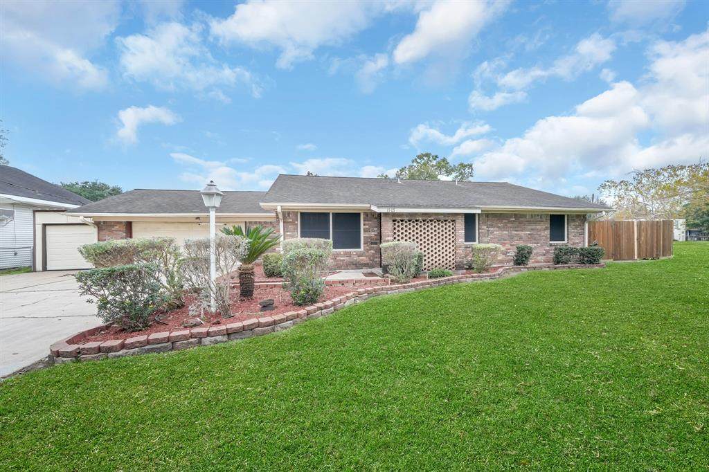 1505 5th Street - Photo 1