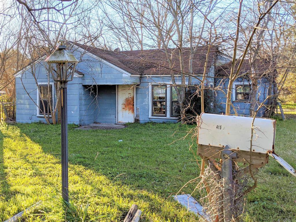 415 Scarlett Street - Photo 1