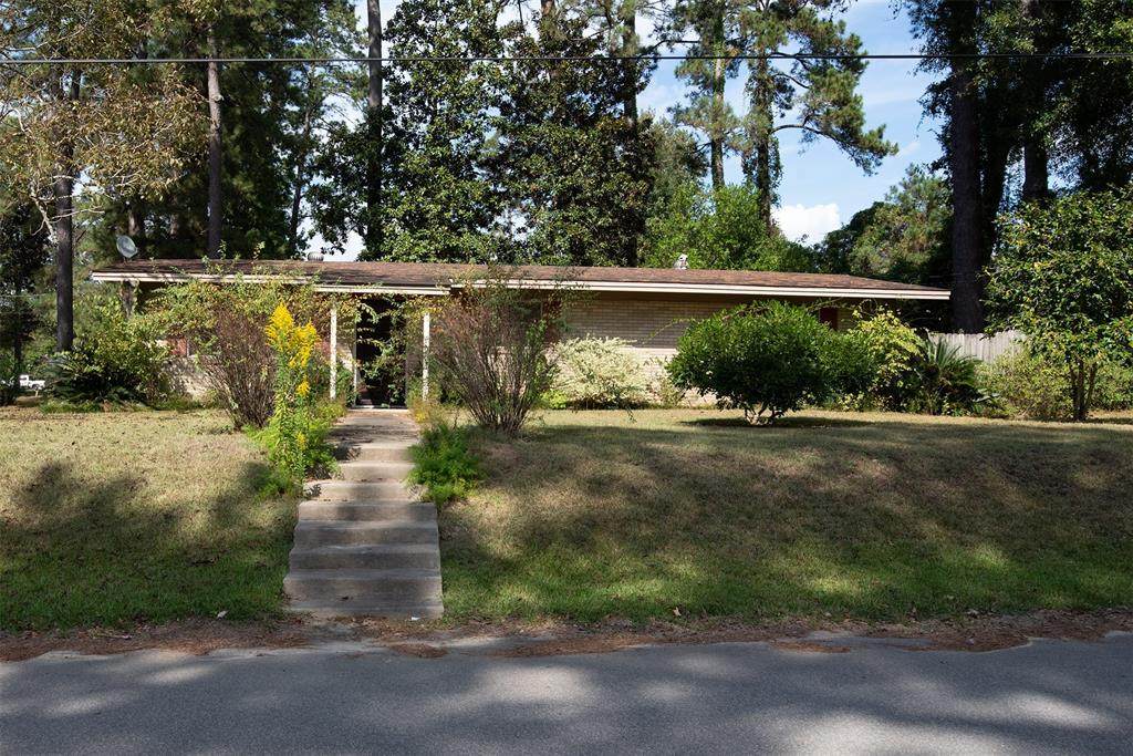 818 Dogwood - Photo 1