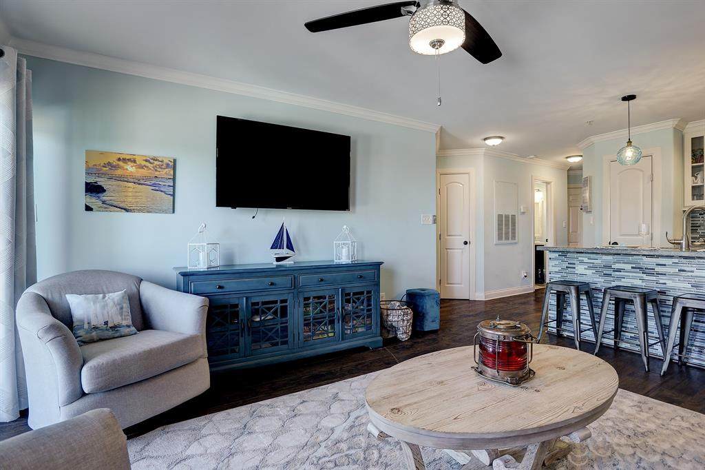9520 Seawall Boulevard - Photo 1